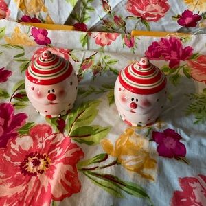 Salt and pepper shakers